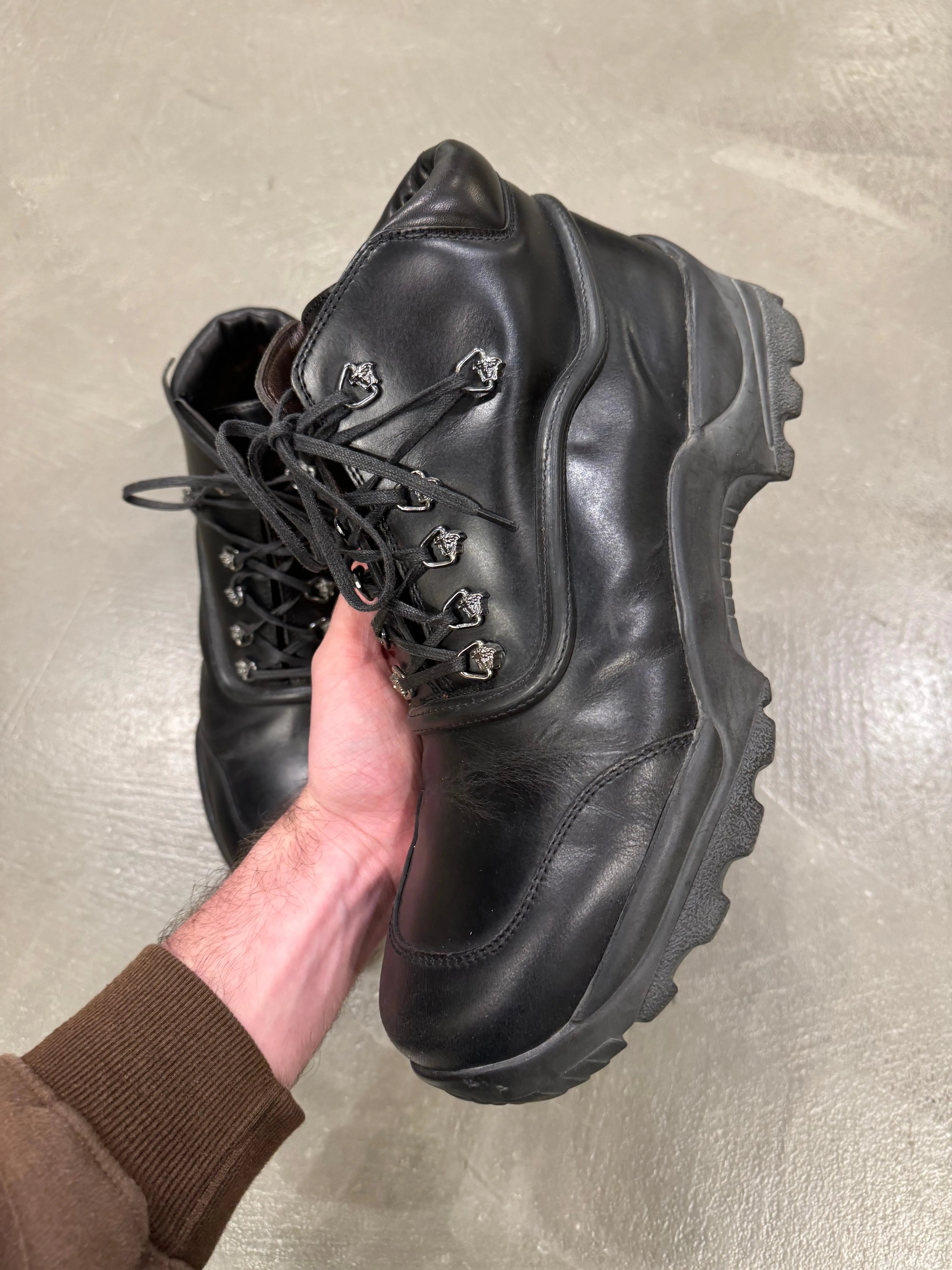 1990s Gianni Versace medusa details leather boots