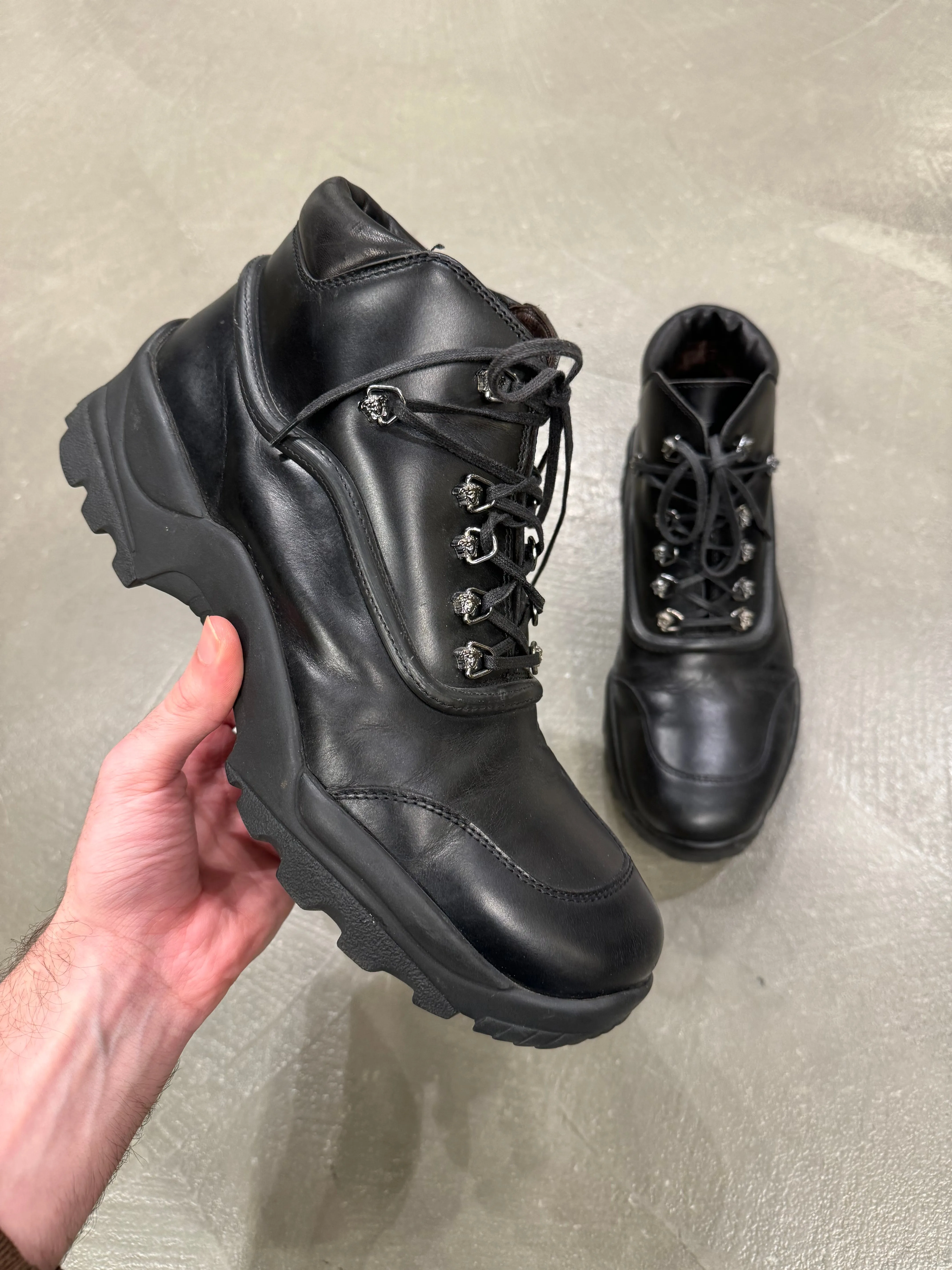 1990s Gianni Versace medusa details leather boots