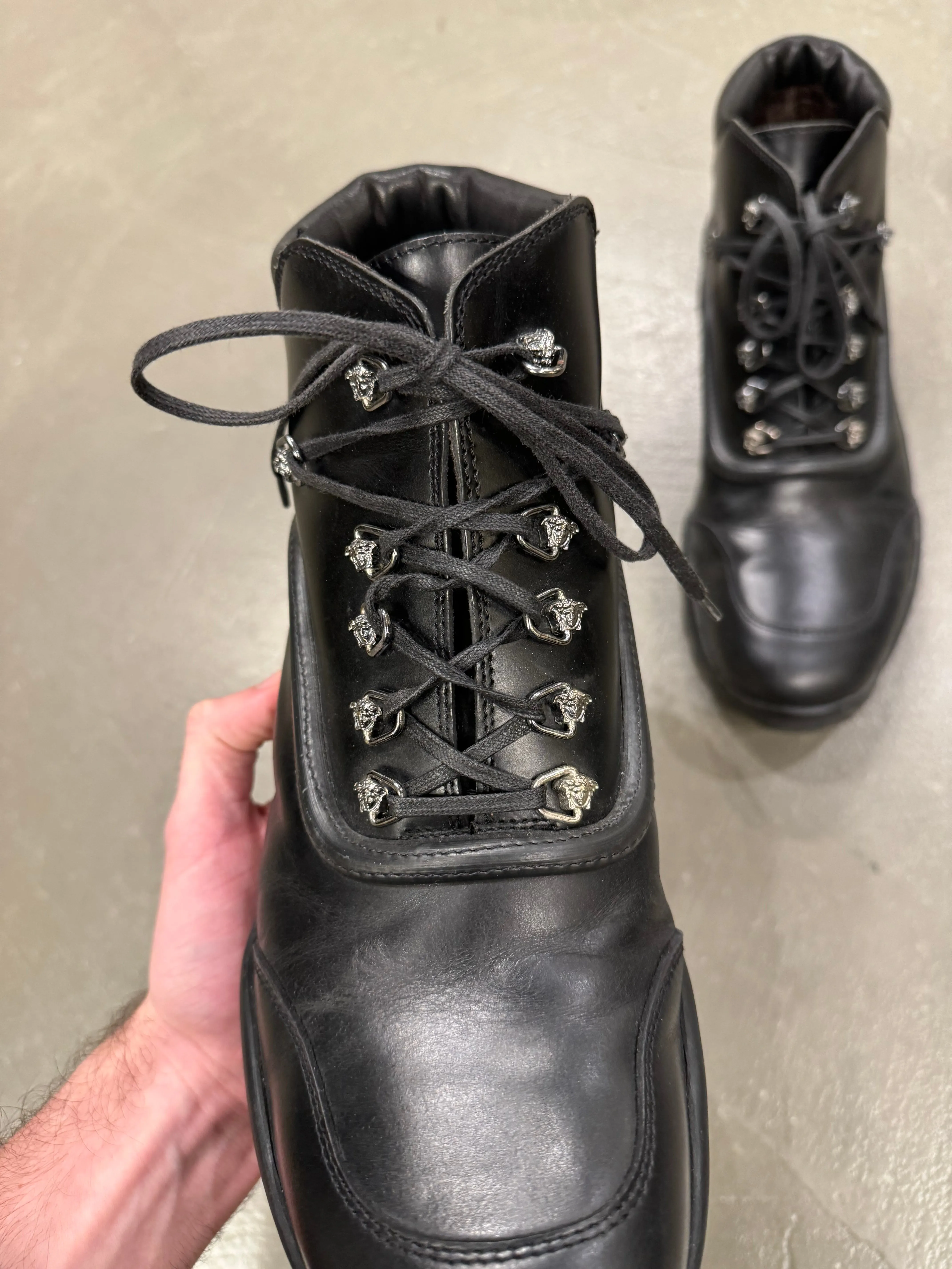 1990s Gianni Versace medusa details leather boots
