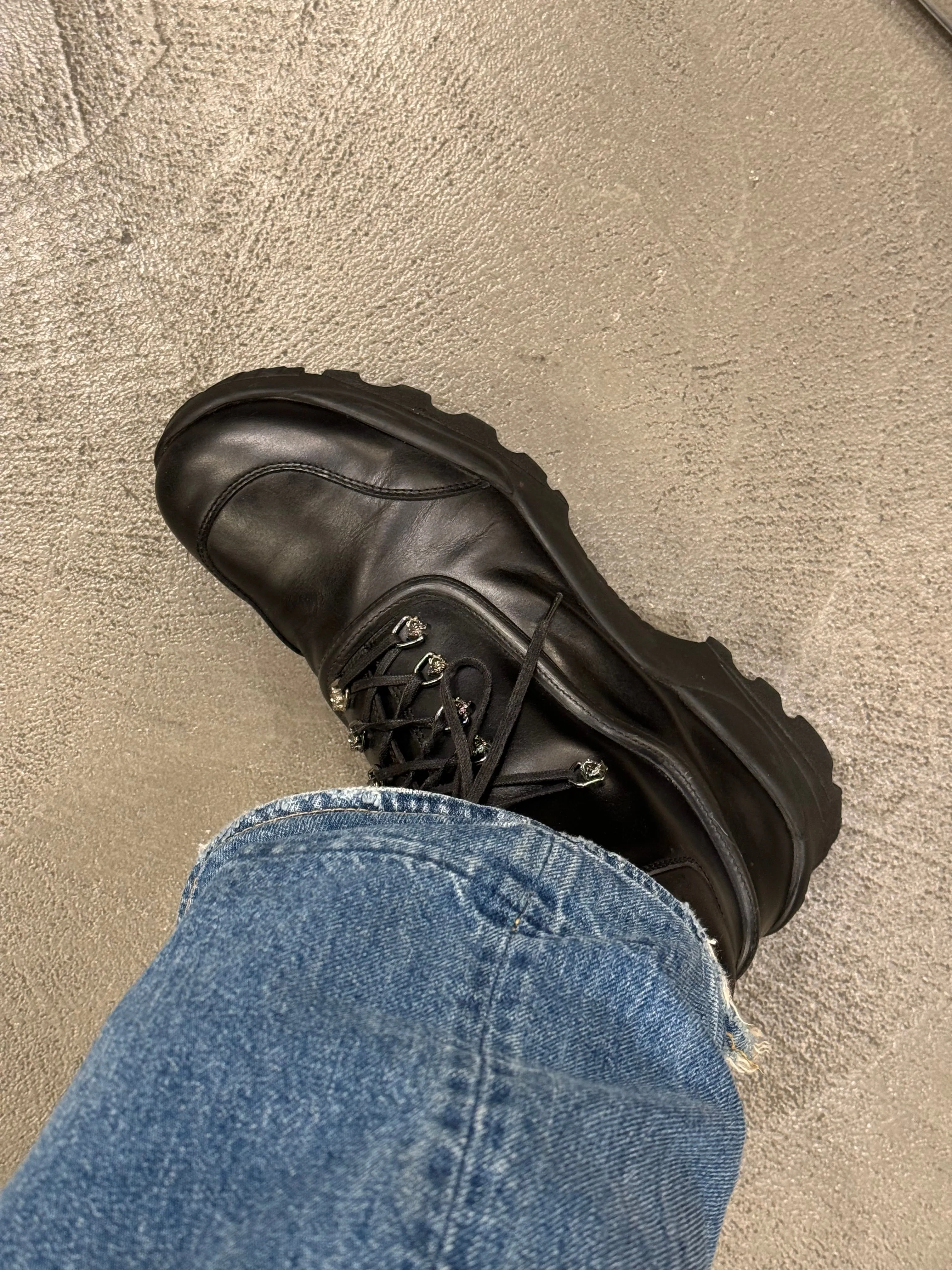 1990s Gianni Versace medusa details leather boots