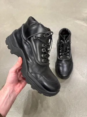 1990s Gianni Versace medusa details leather boots