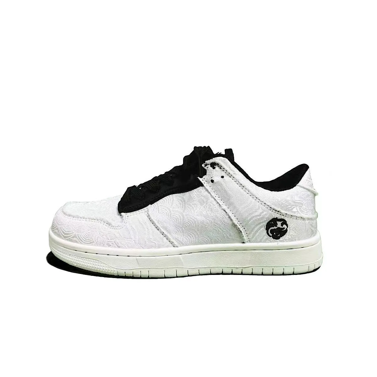 2024 New Blue Silk Chinese Style Sneakers – Breathable Unisex Sporty & Casual Couple Shoes
