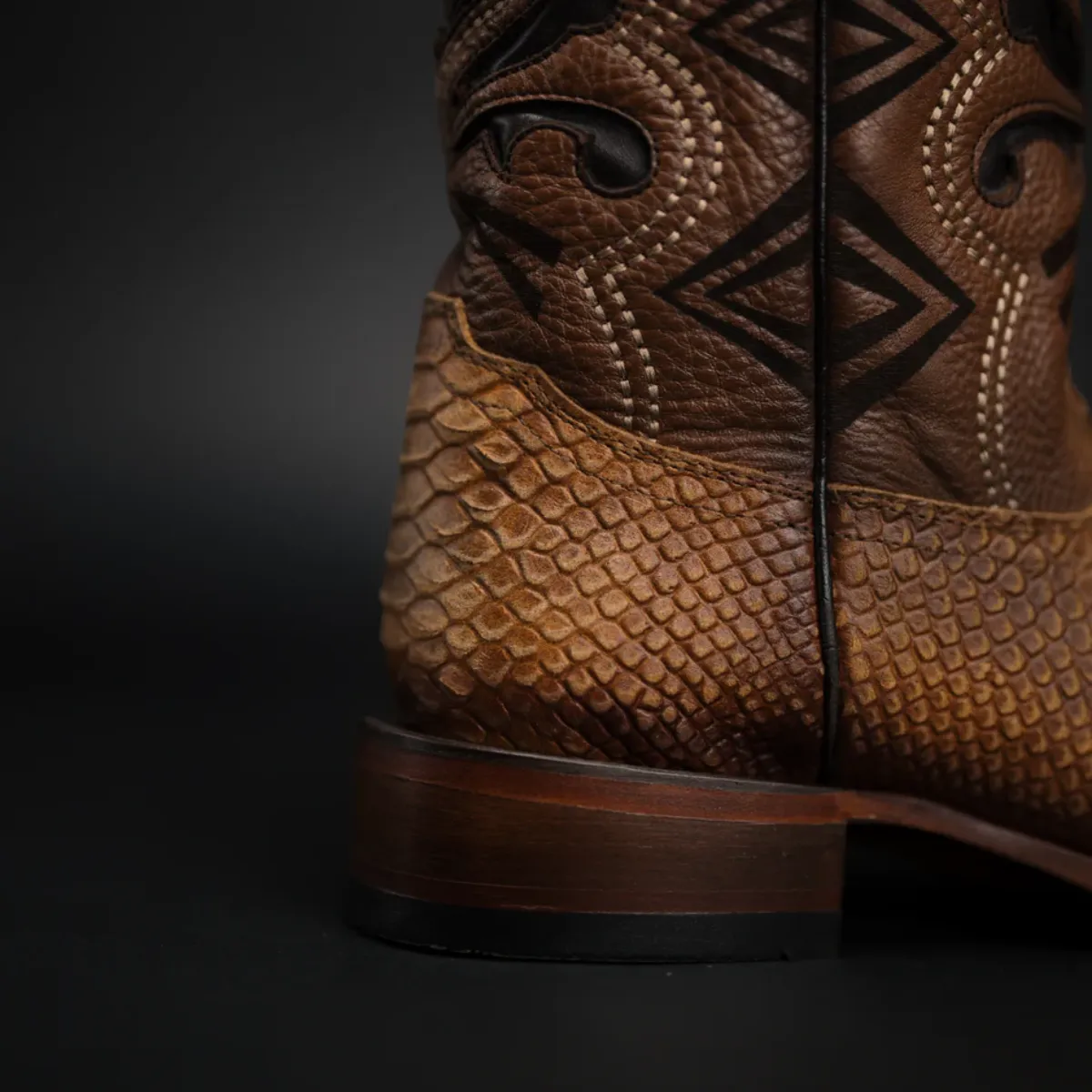Botas Vaqueras Rodeo de Mamba Python Grabado en Piel Genuina para Hombre 'Rodeo Cartie' - ID: RC-MAM-AU