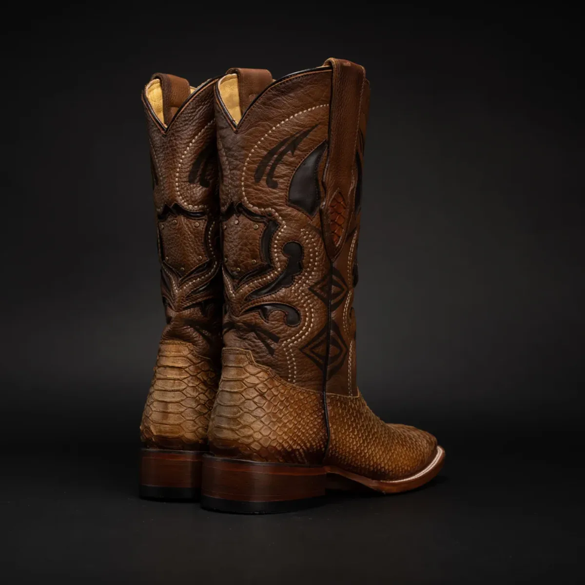 Botas Vaqueras Rodeo de Mamba Python Grabado en Piel Genuina para Hombre 'Rodeo Cartie' - ID: RC-MAM-AU