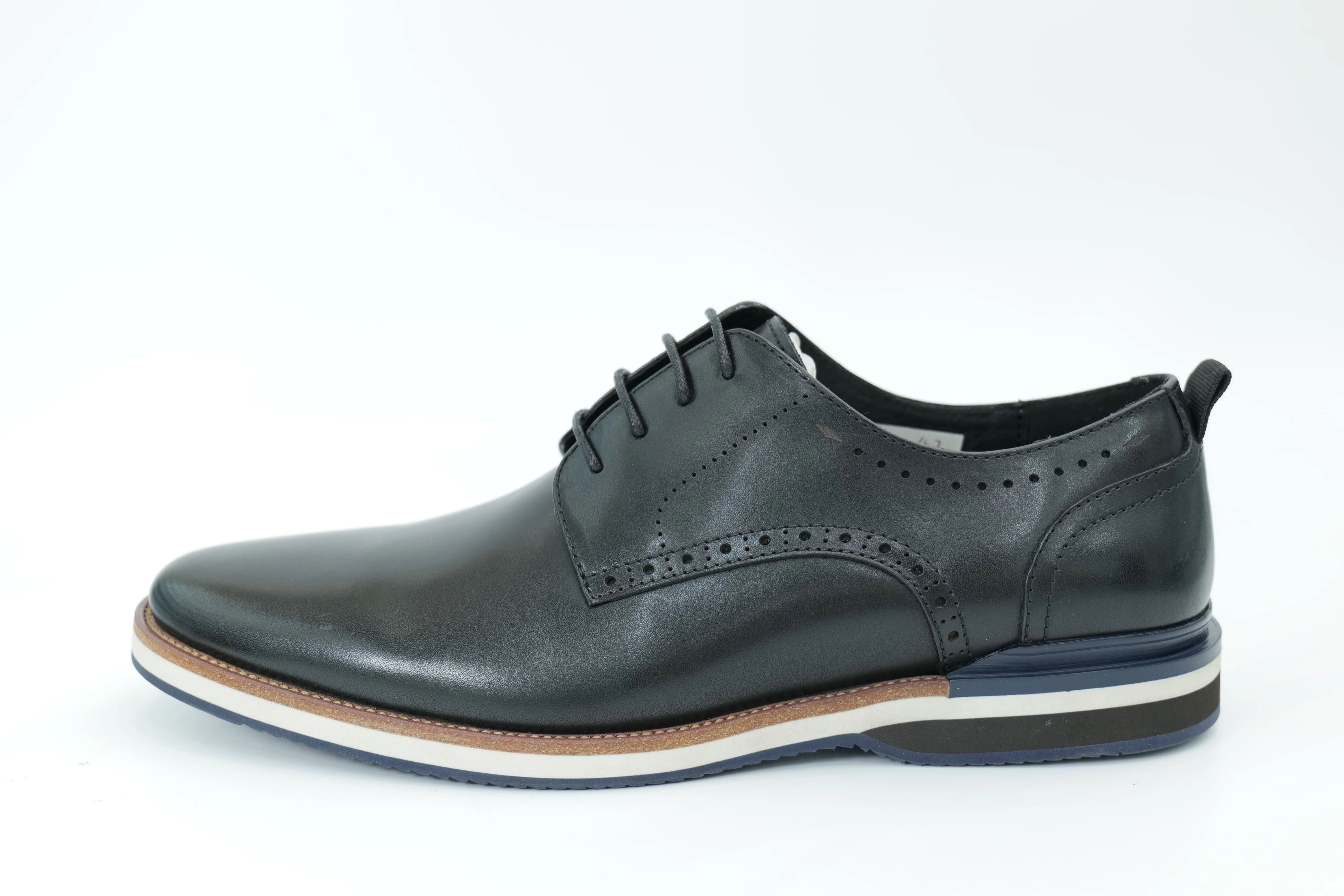 Casual shoes