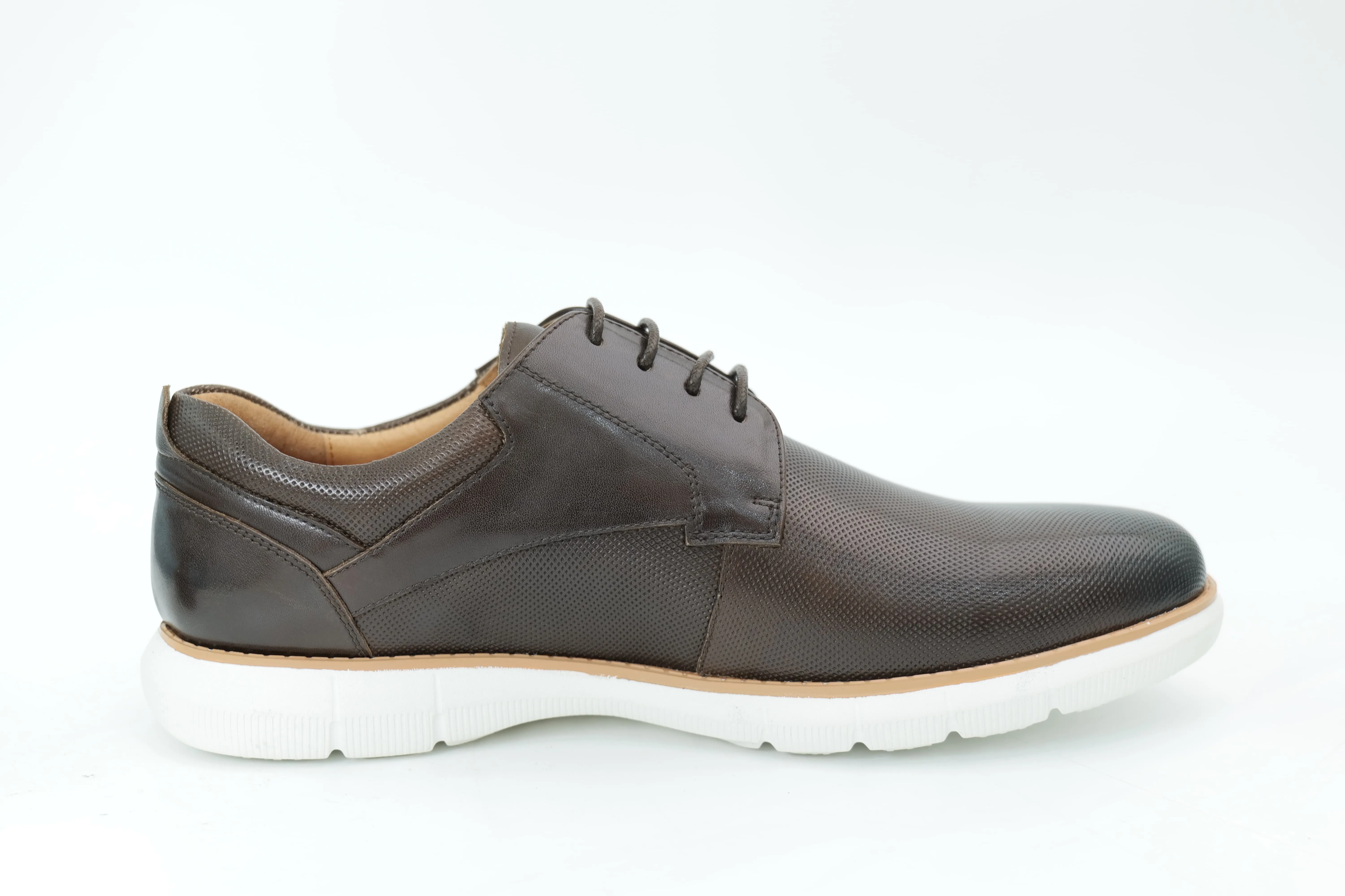 Casual shoes