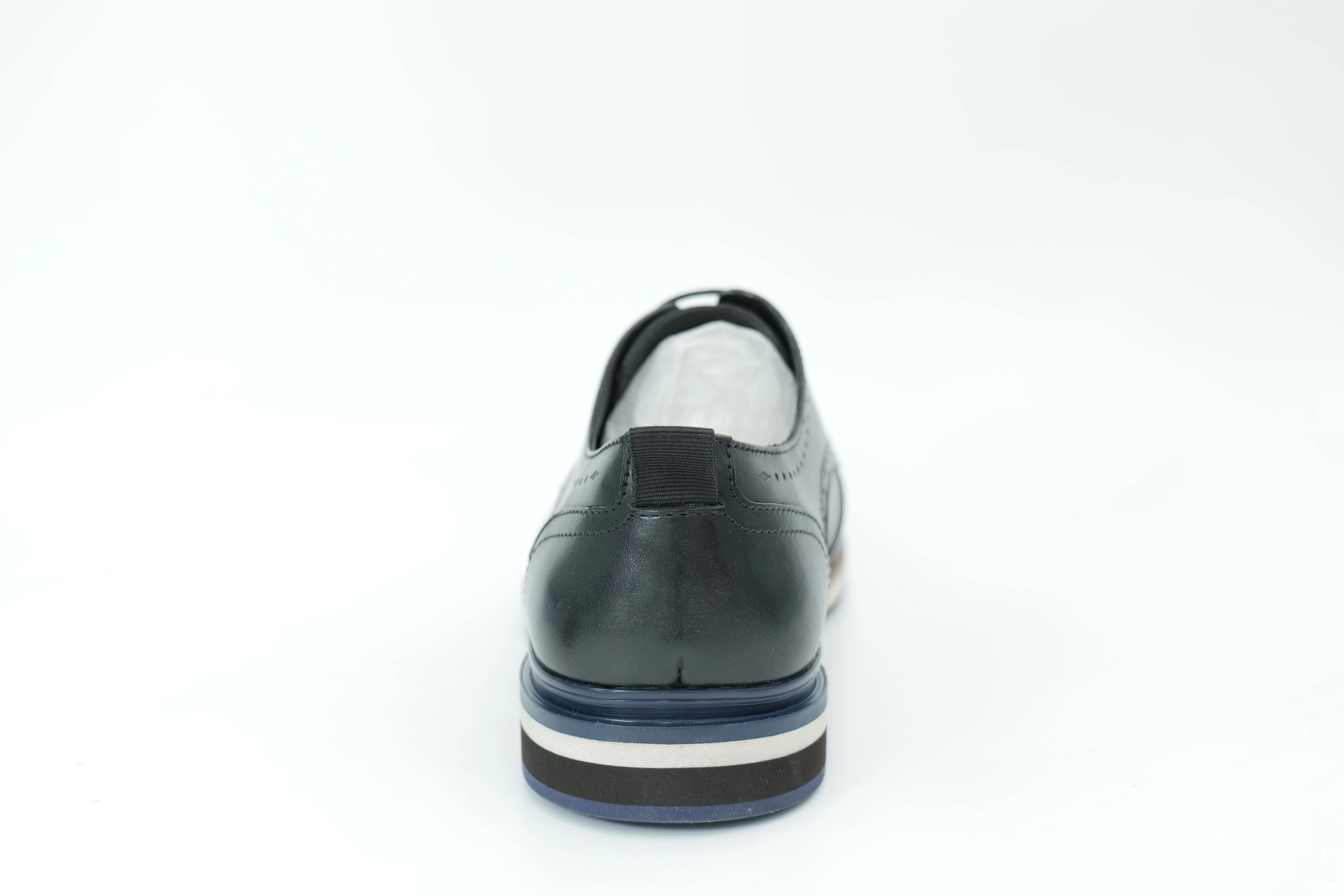 Casual shoes