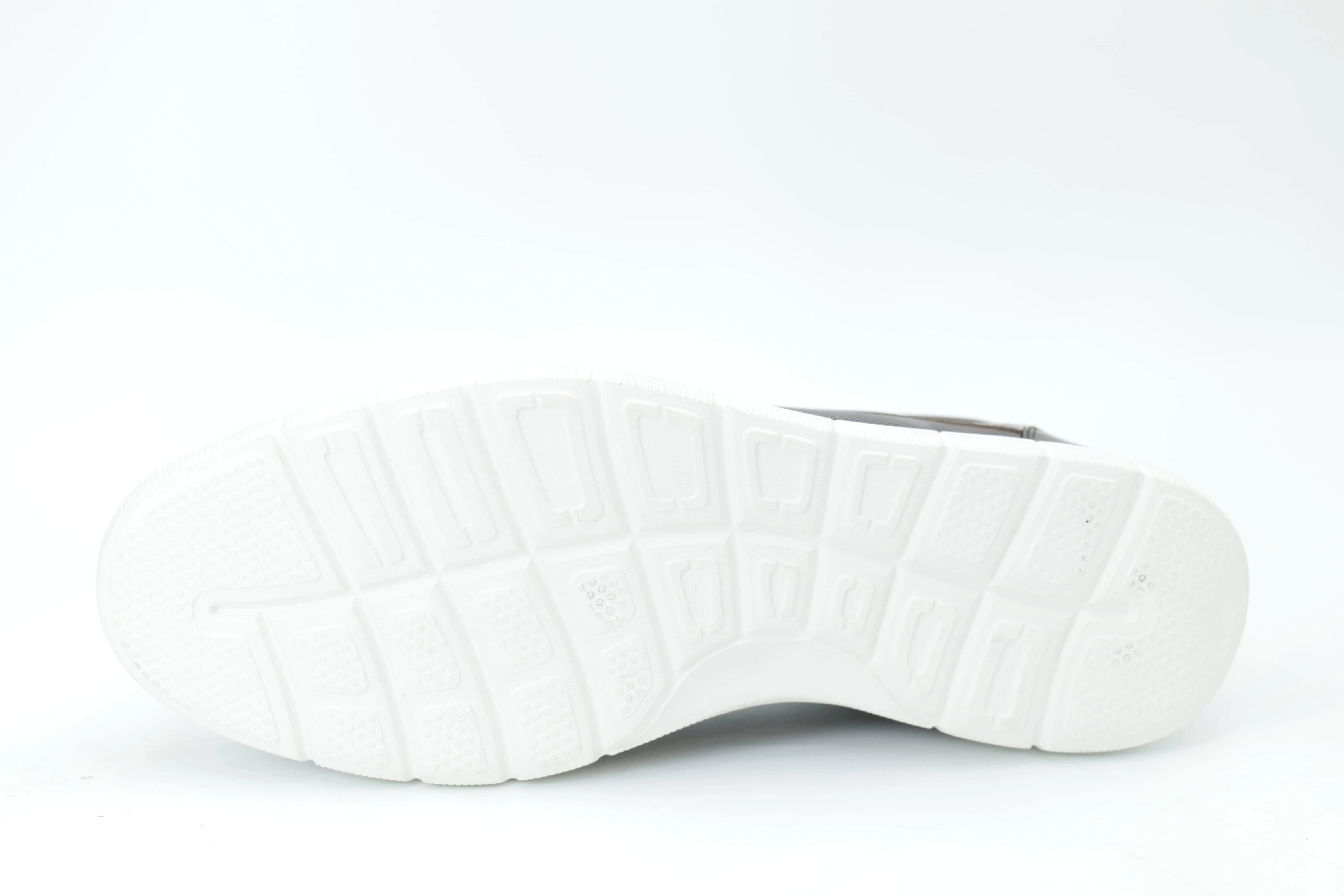 Casual shoes