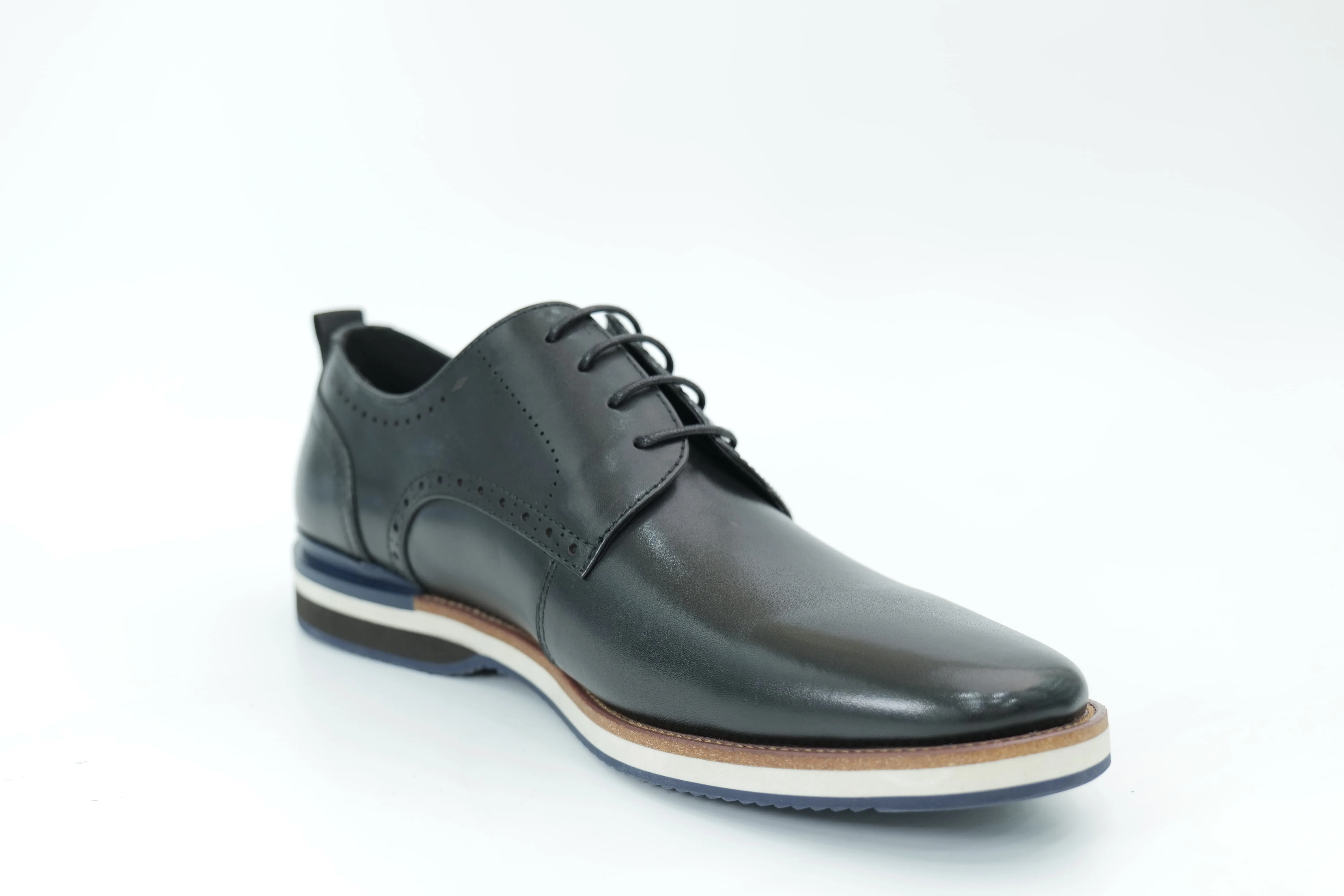 Casual shoes