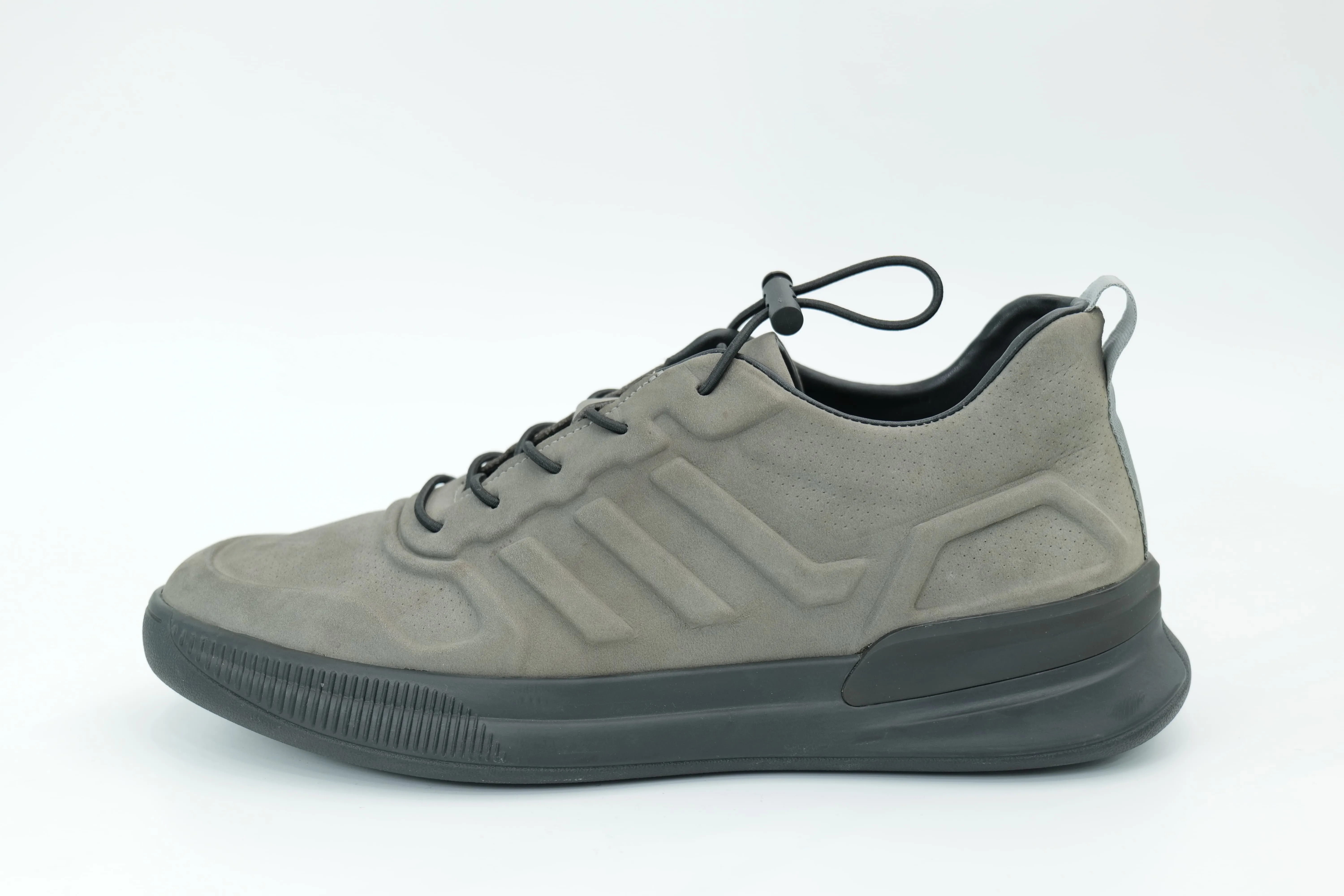 Casual shoes