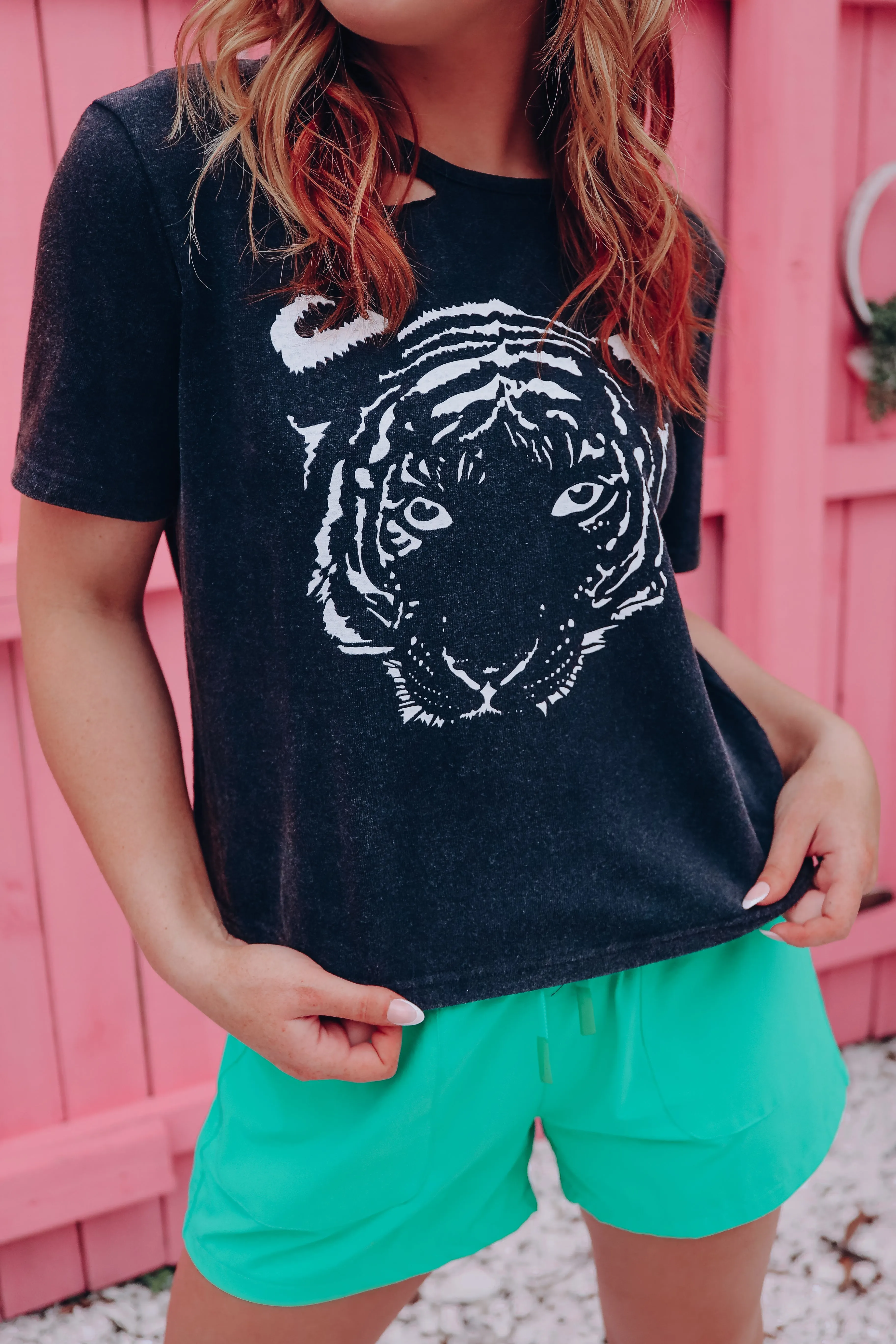 Go Get 'Em Tiger Distressed Graphic Tee - Black