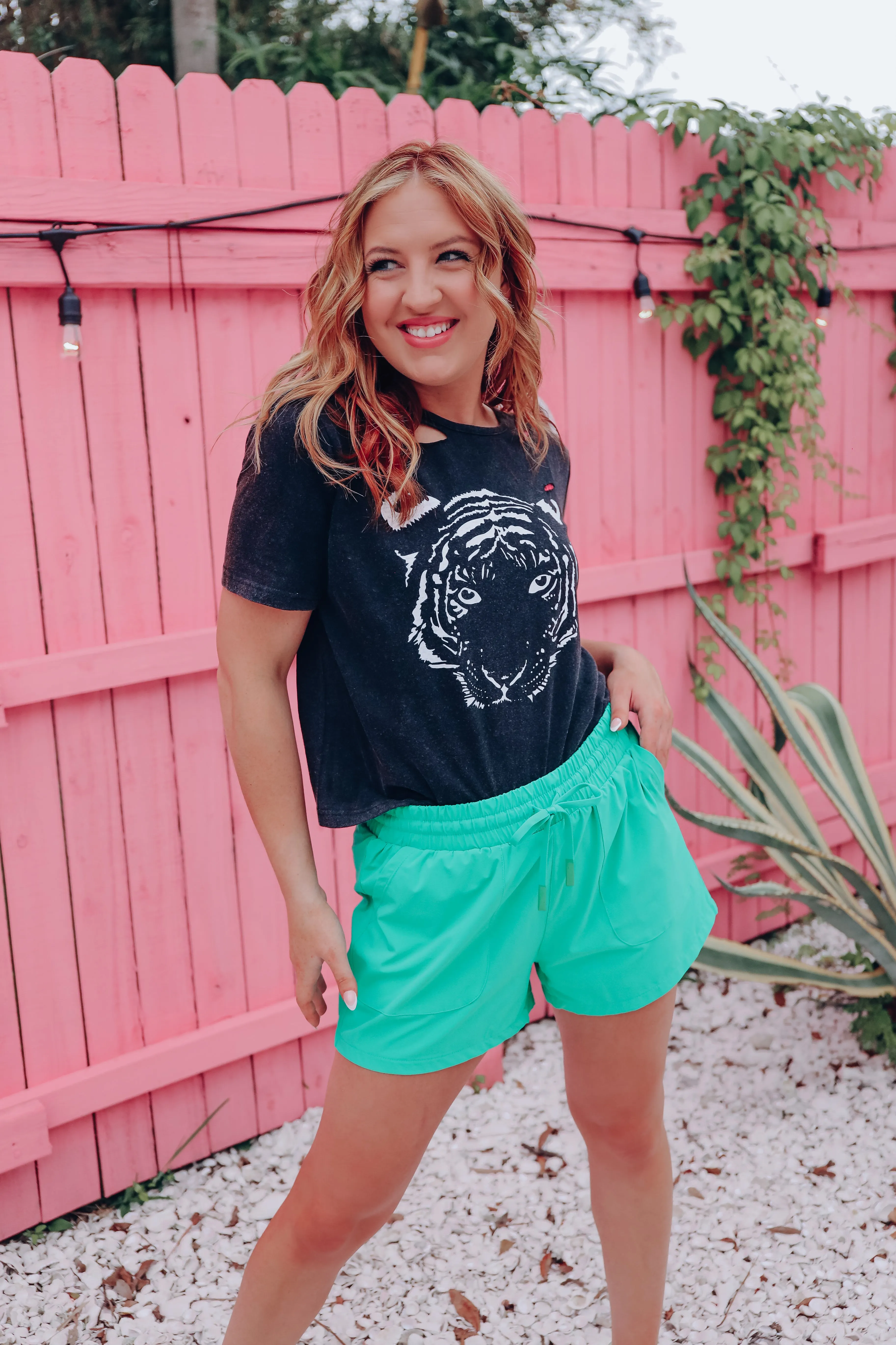 Go Get 'Em Tiger Distressed Graphic Tee - Black