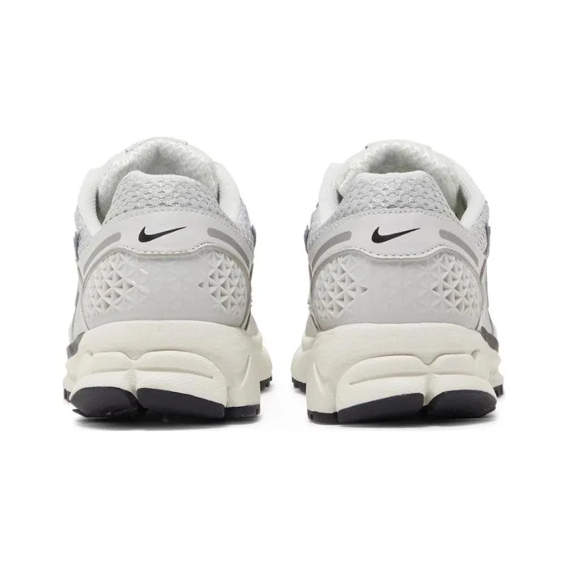 Nike Zoom Vomero 5 Photon Dust Metallic Silver (W)