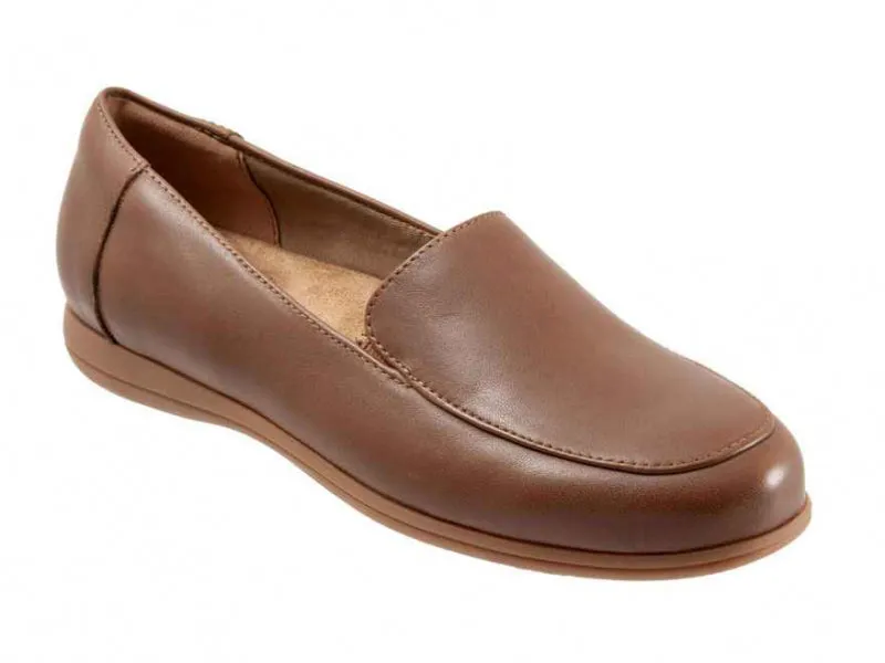 Trotters Deanna - Women's Loafer