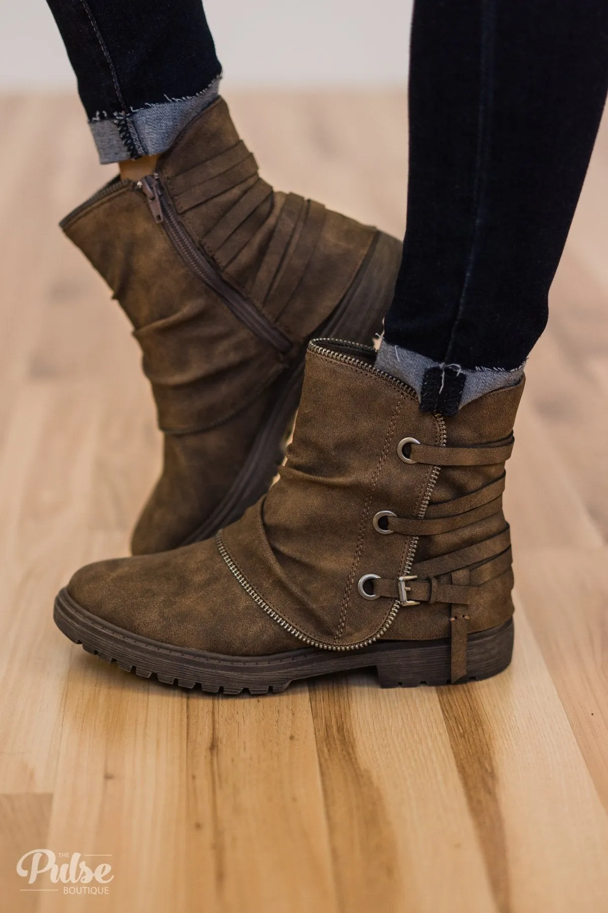 Very G Bruiser Boots- Taupe