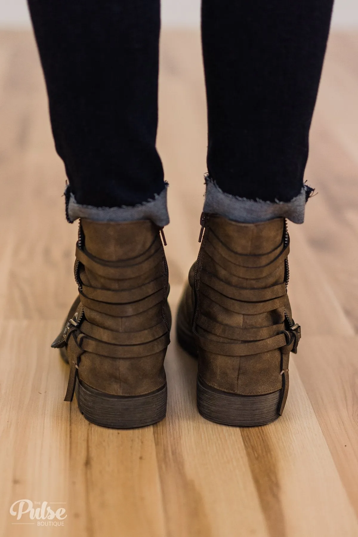 Very G Bruiser Boots- Taupe