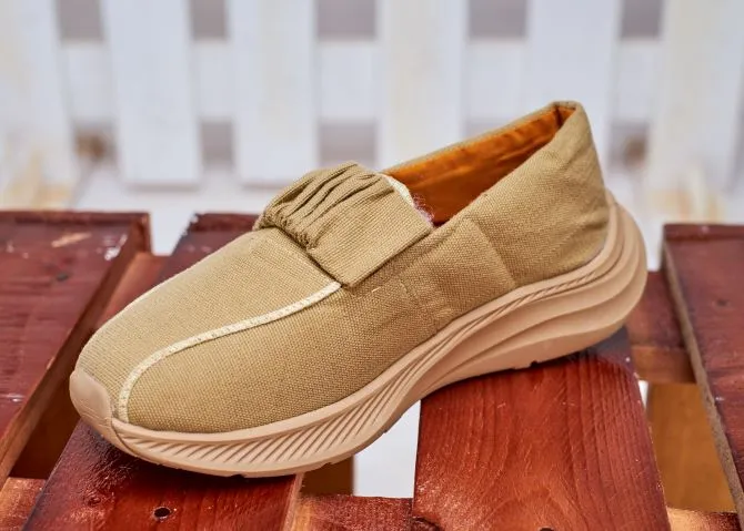 Women’s | Handwoven Maami Tan Smock Cloth with Arch Support