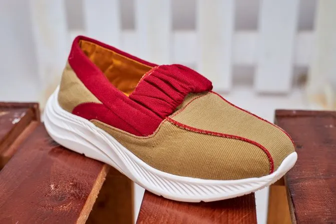 Women’s | Handwoven Yaa Tan & Red Trim Comfort Shoes – Style Meets All-Day Support